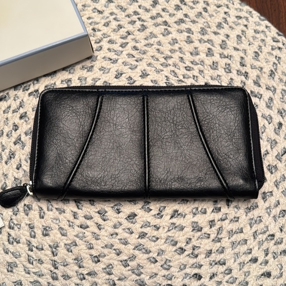 Liz Claiborne black zip around wallet with box ￼ - Picture 2 of 7
